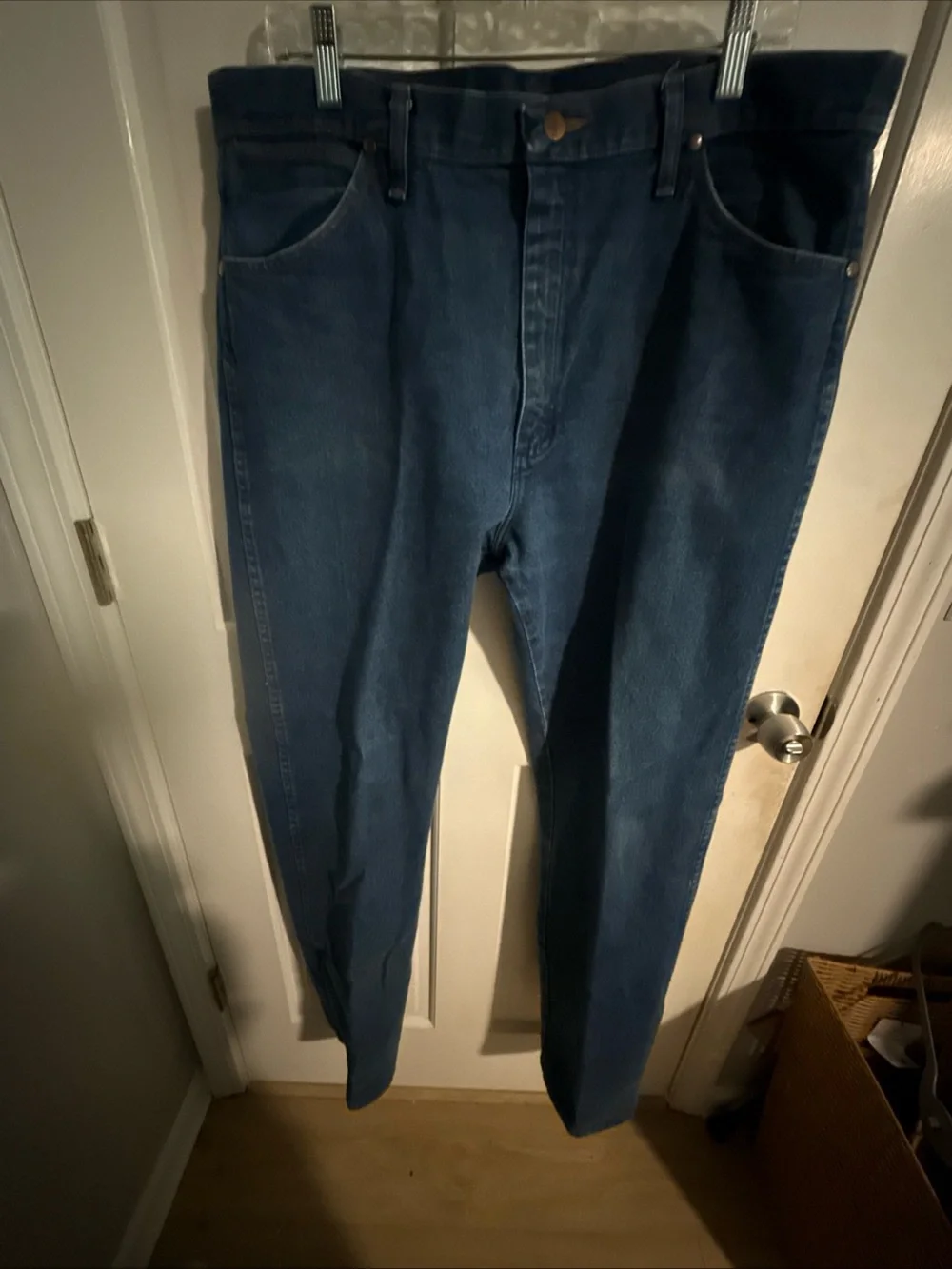 Wrangler vintage 1990’s Classic Men's Blue Denim Jeans - Timeless Straight Fit
