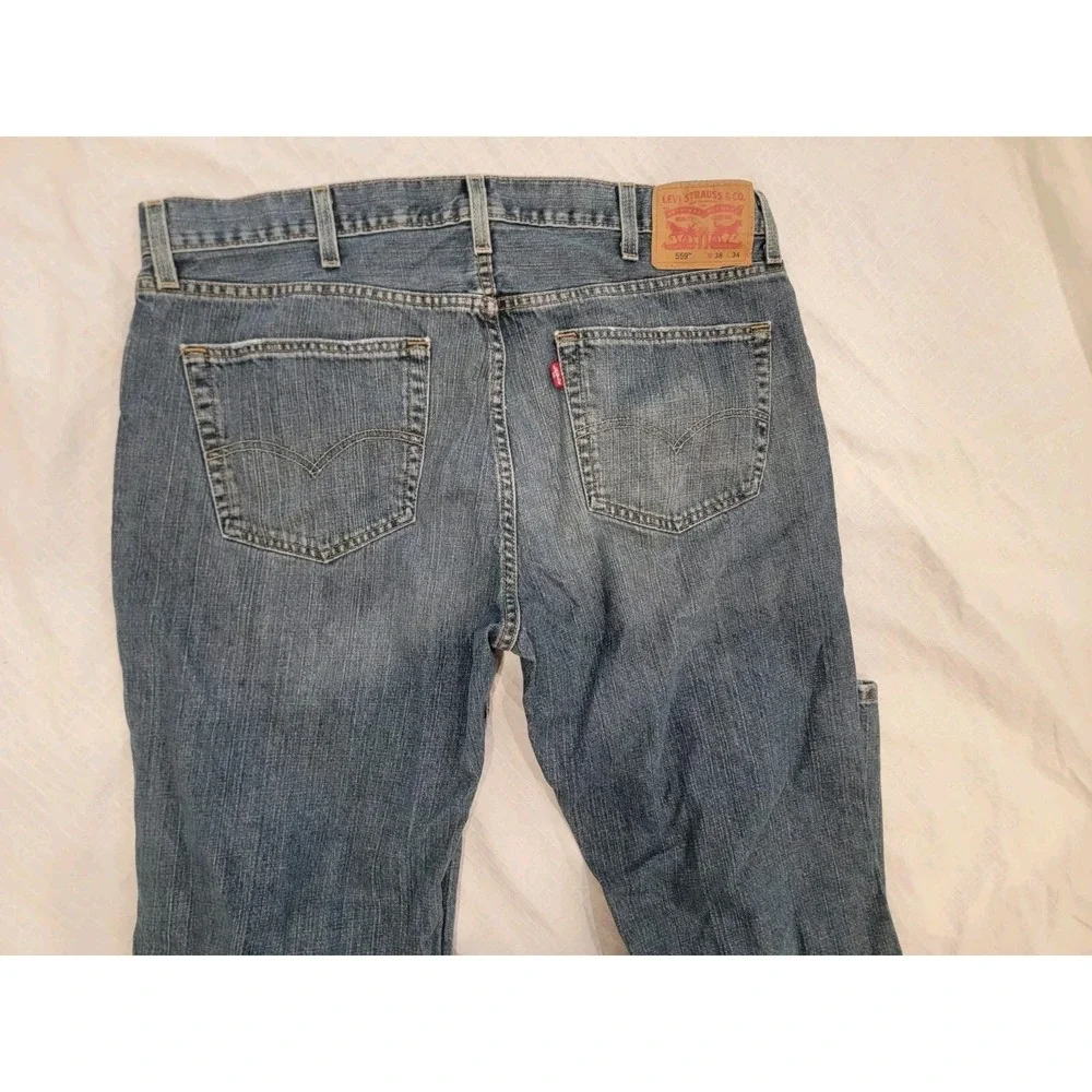 Levi's 559 jeans - Relaxed Straight Fit - Men's 38x34 medium wash, Good For Work