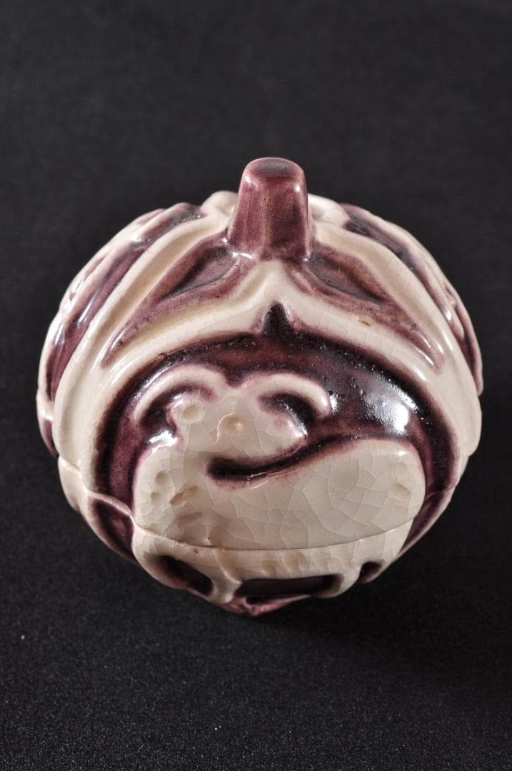 Incense container, Raku ware, Kiln owner Waraku, Sheep pattern, Tea ceremony tool, Kyoto